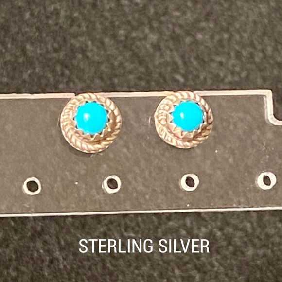 Zuni Serena Sanchez Sterling Silver & Turquoise Petit Snake Eye Post Earrings - Picture 8 of 9